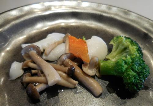 紋甲イカと季節野菜の薄塩炒め
